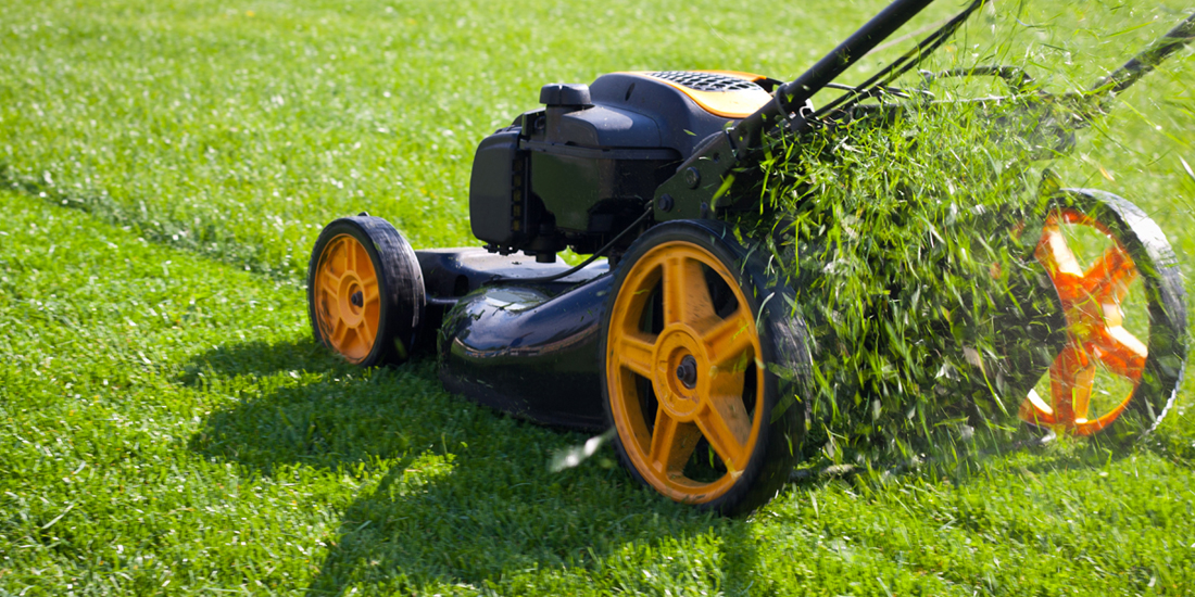 How to Clean a Push Mower Deck